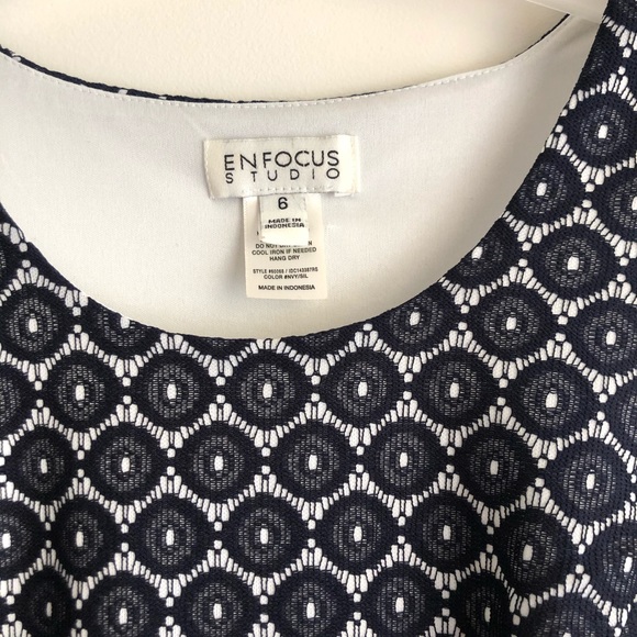 Women’s Fit and Flare Dress Size 6 - Picture 4 of 7